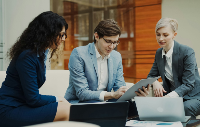 Ad­vanced Sales Man­age­ment study programs